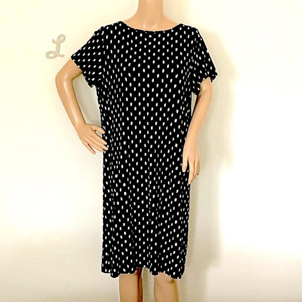J. Jill Wearever Black & White Short Sleeve Shift